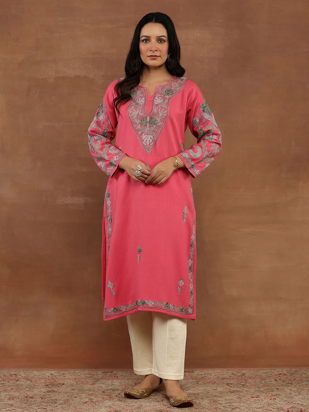 House of Chikankari Women Pink Woollen Aari Embroidered Kurta