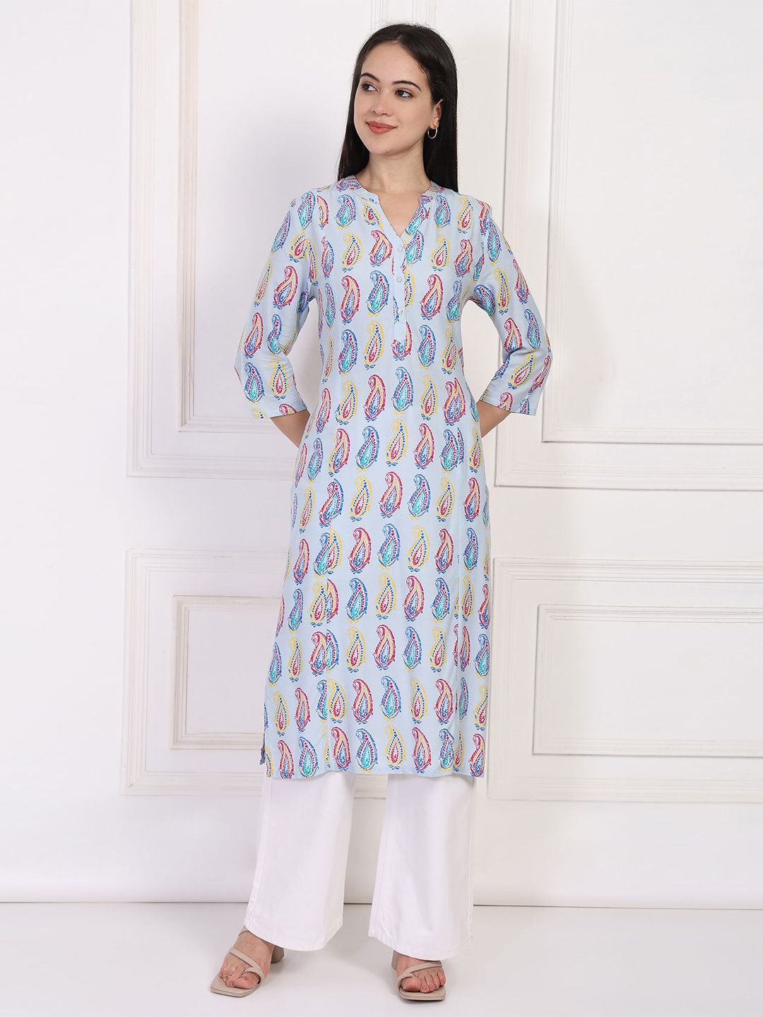 W W Women Paisley Printed Thread Work Kurta