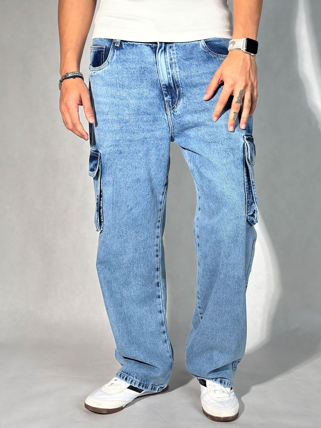 Off Duty India Men Blue Baggy Fit Mid-Rise Clean Look Heavy Fade Jeans