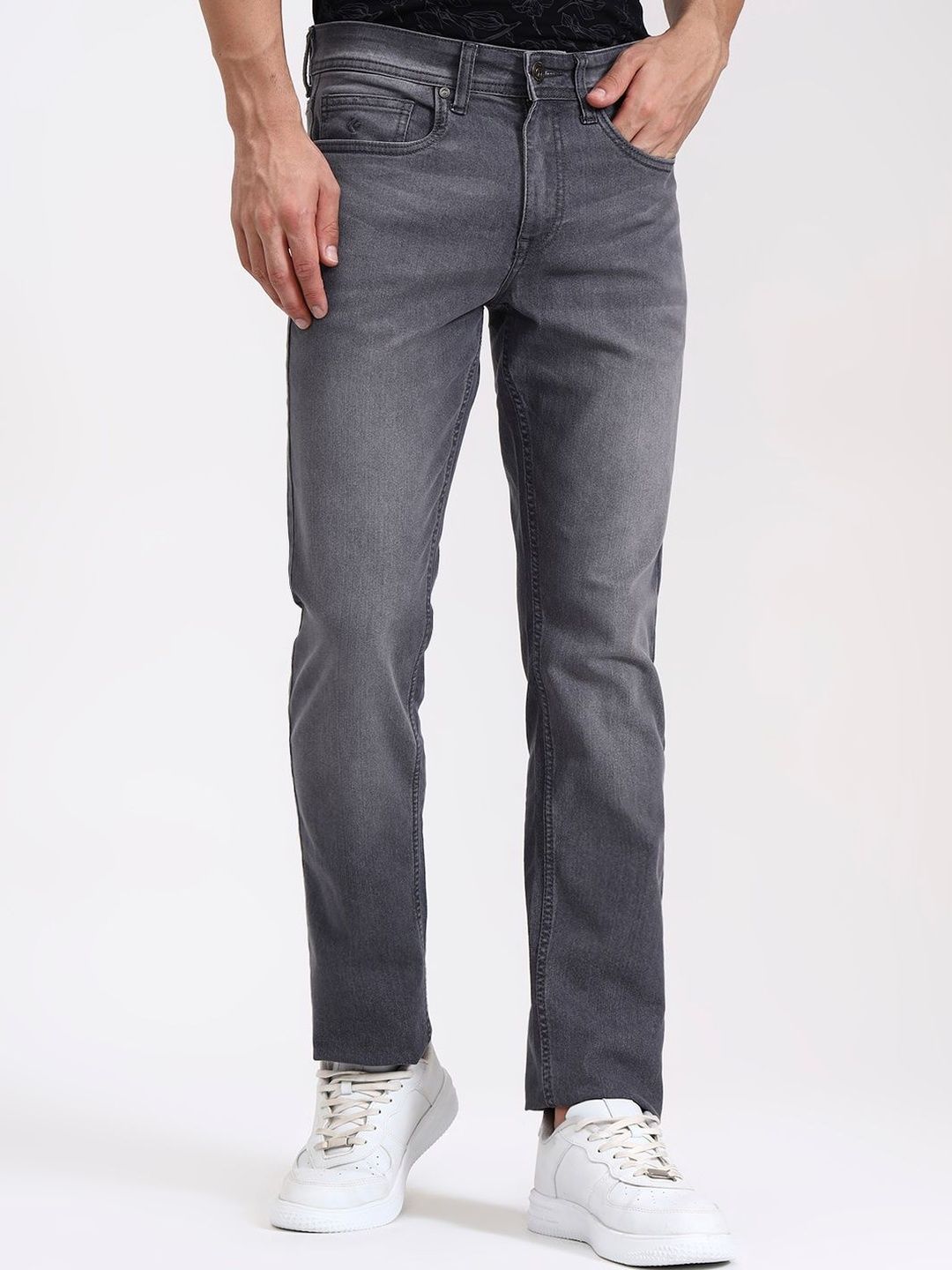 Greenfibre Men Straight Fit Mid-Rise Light Fade Jeans
