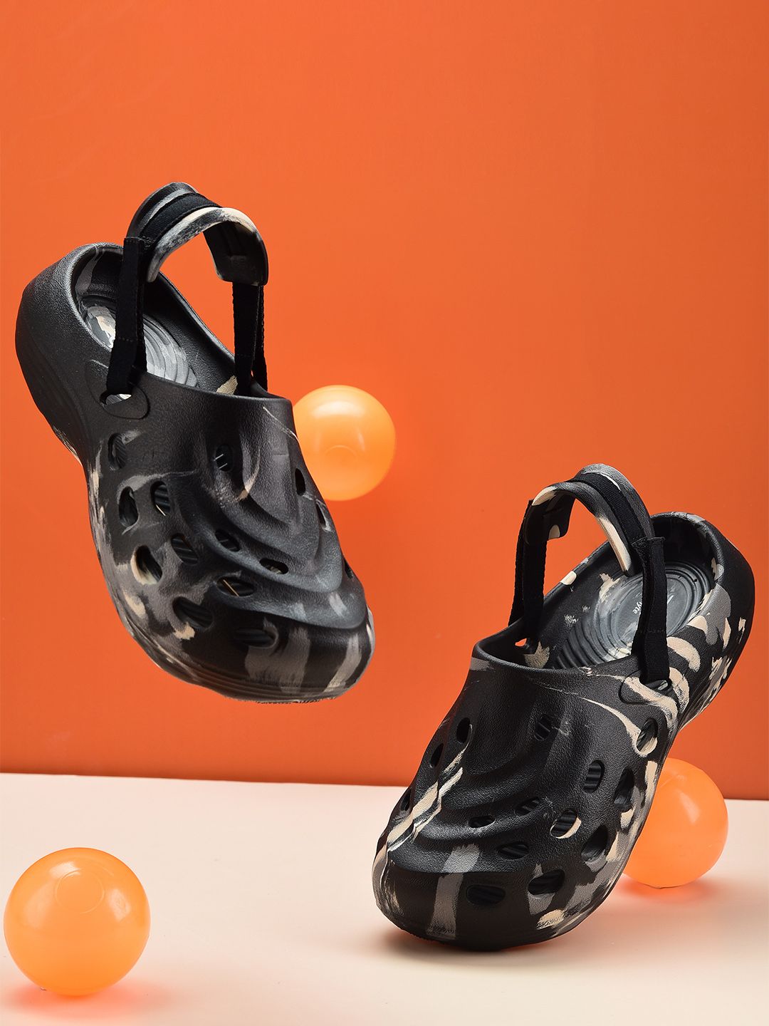 Zoom Shoes Men Printed Comfortable Outdoor Clogs