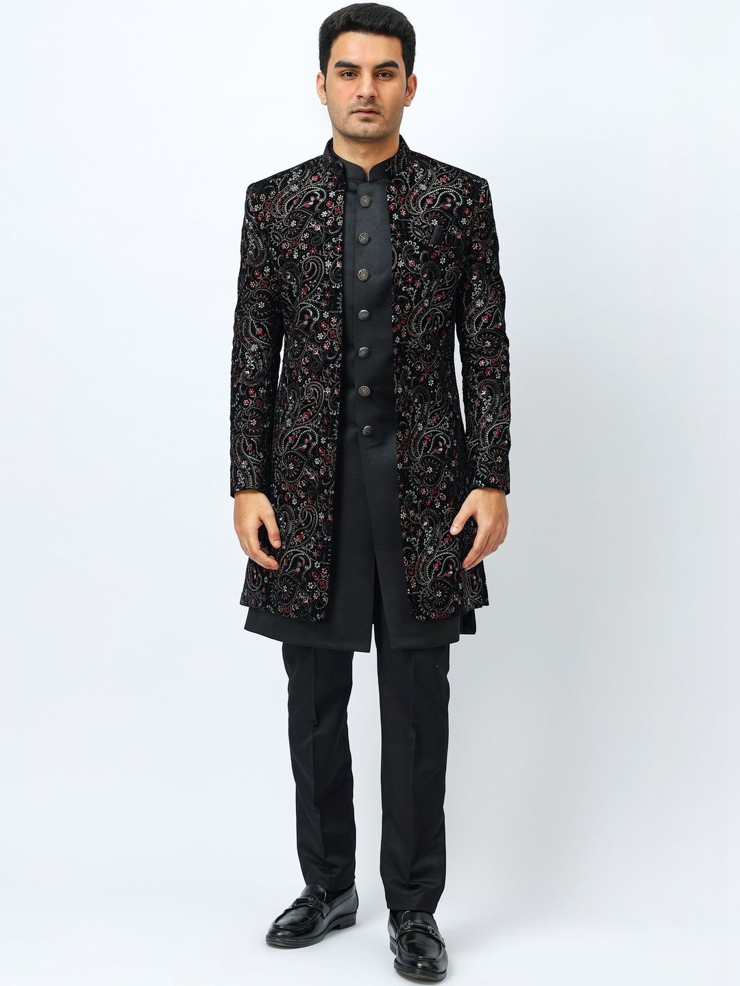 Aesthelia Men Embroidered Mandarin Collar Neck Sherwani