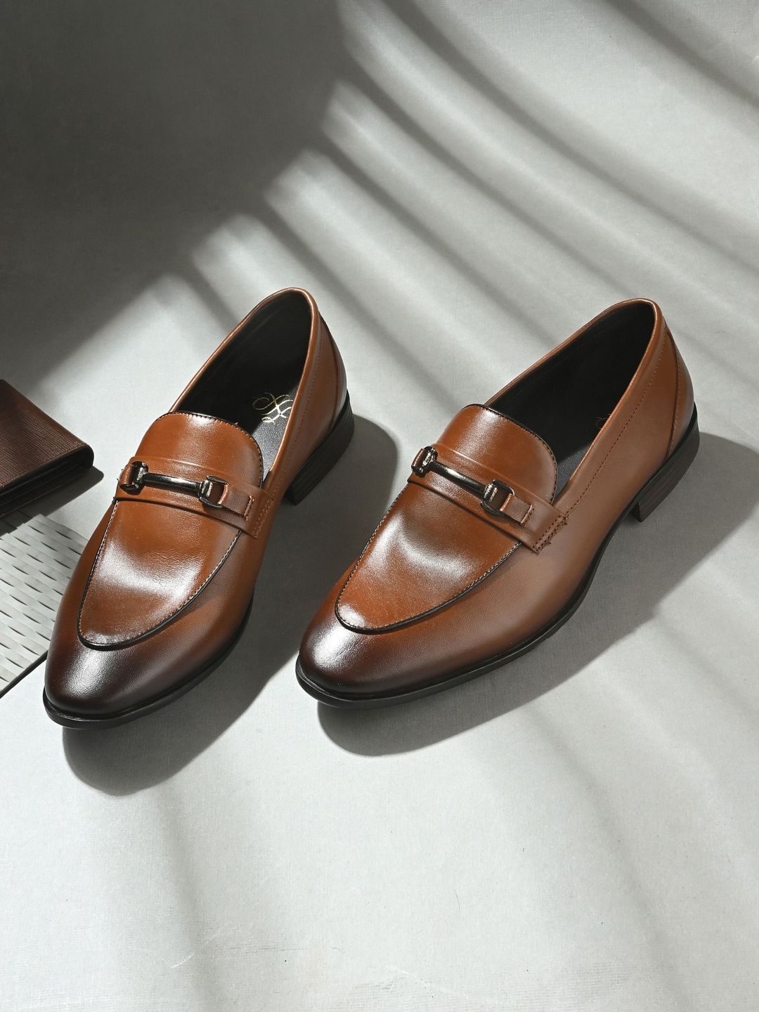 House of Pataudi Men Solid Round Toe Genuine Leather Formal Loafers With Buckle