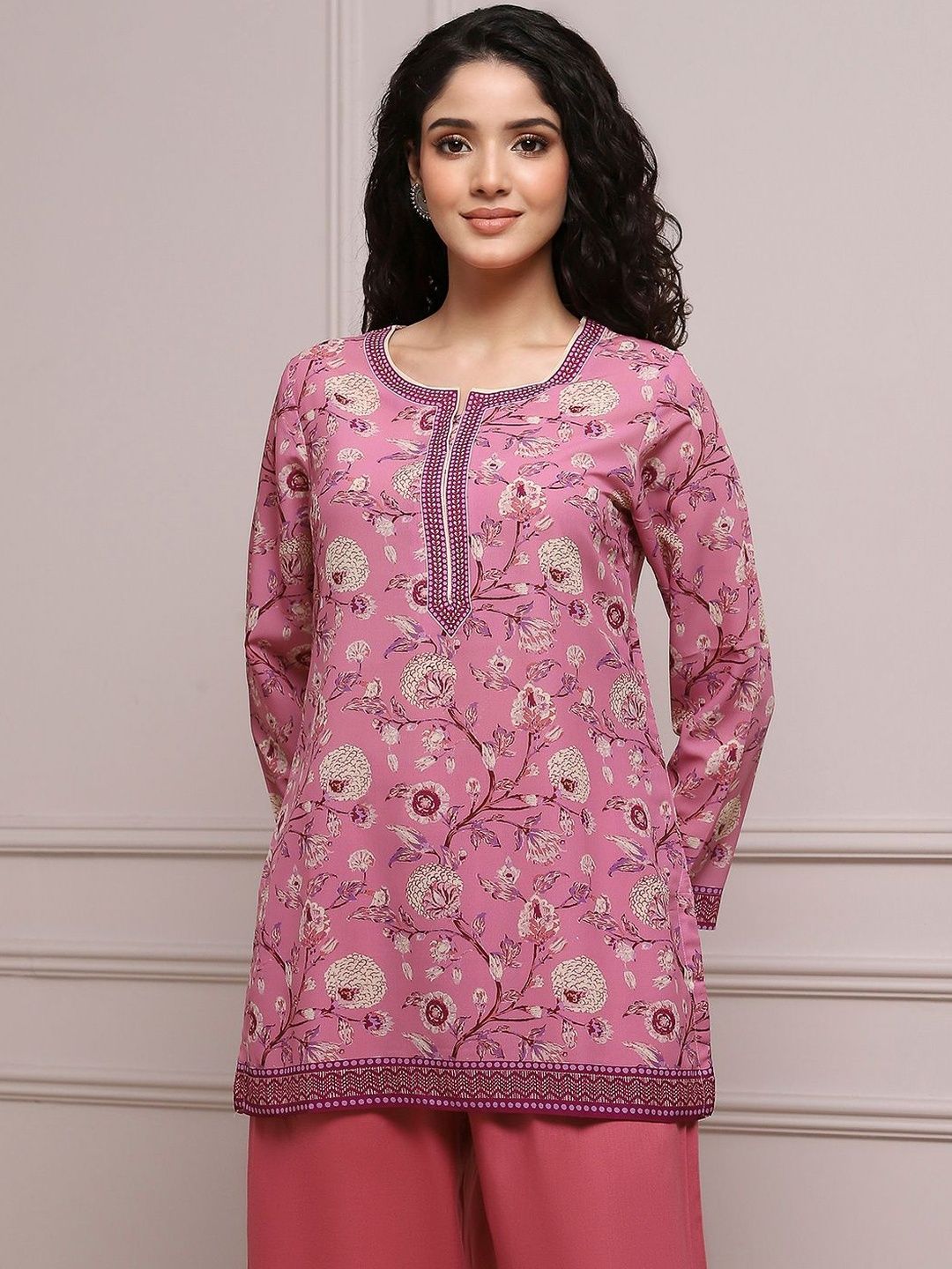 Biba Biba Floral Printed Notch Neck Three-Quarter Sleeves Straight Kurti
