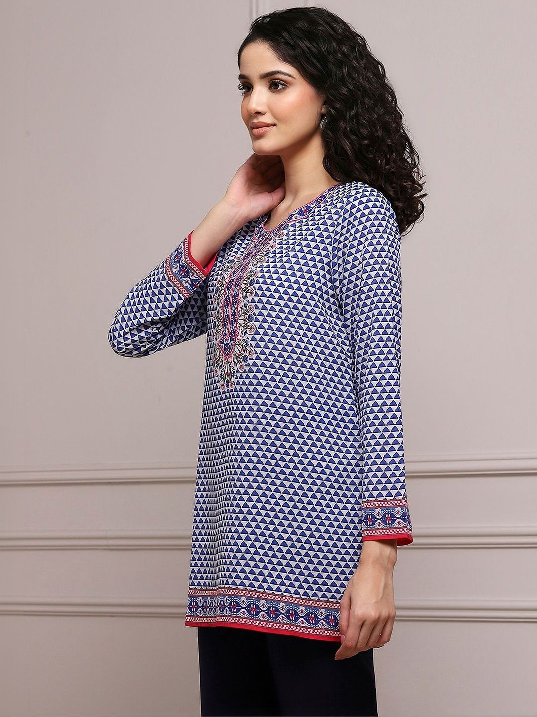 Biba Biba Geometric Printed Notch Neck Three-Quarter Sleeves Straight Kurti