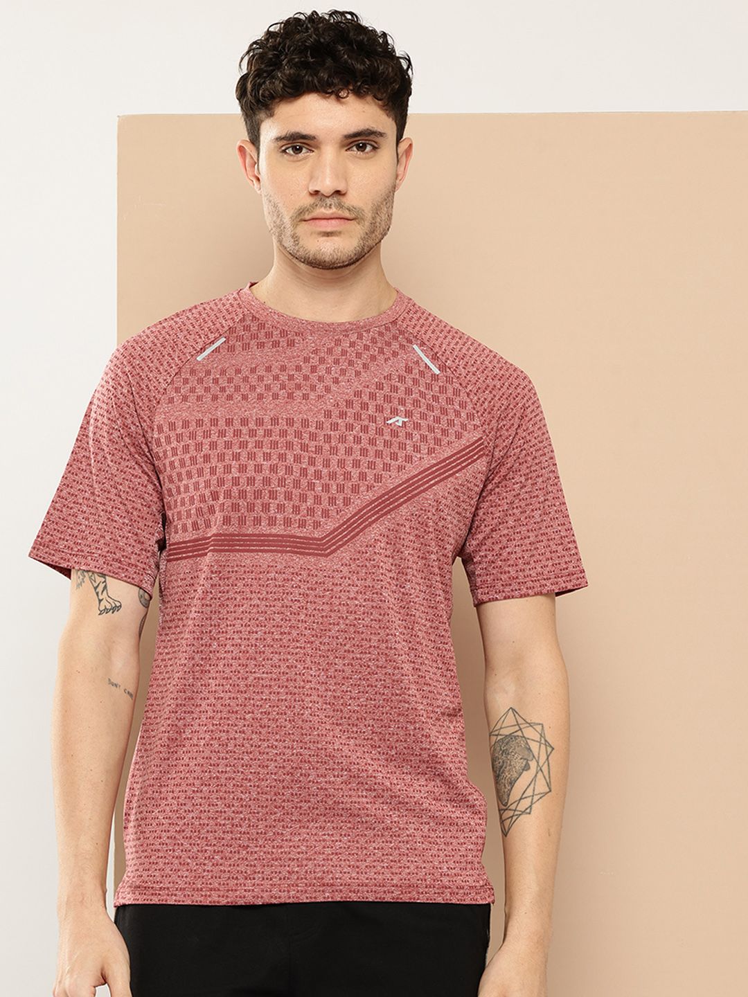 Alcis Geometric Print Slim Fit T-shirt