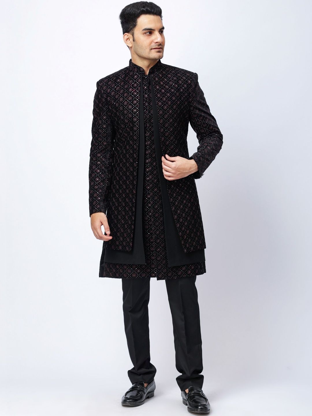 Aesthelia Men Embroidered Knee Length Mandarin Collar Regular 3-Piece Sherwani Set