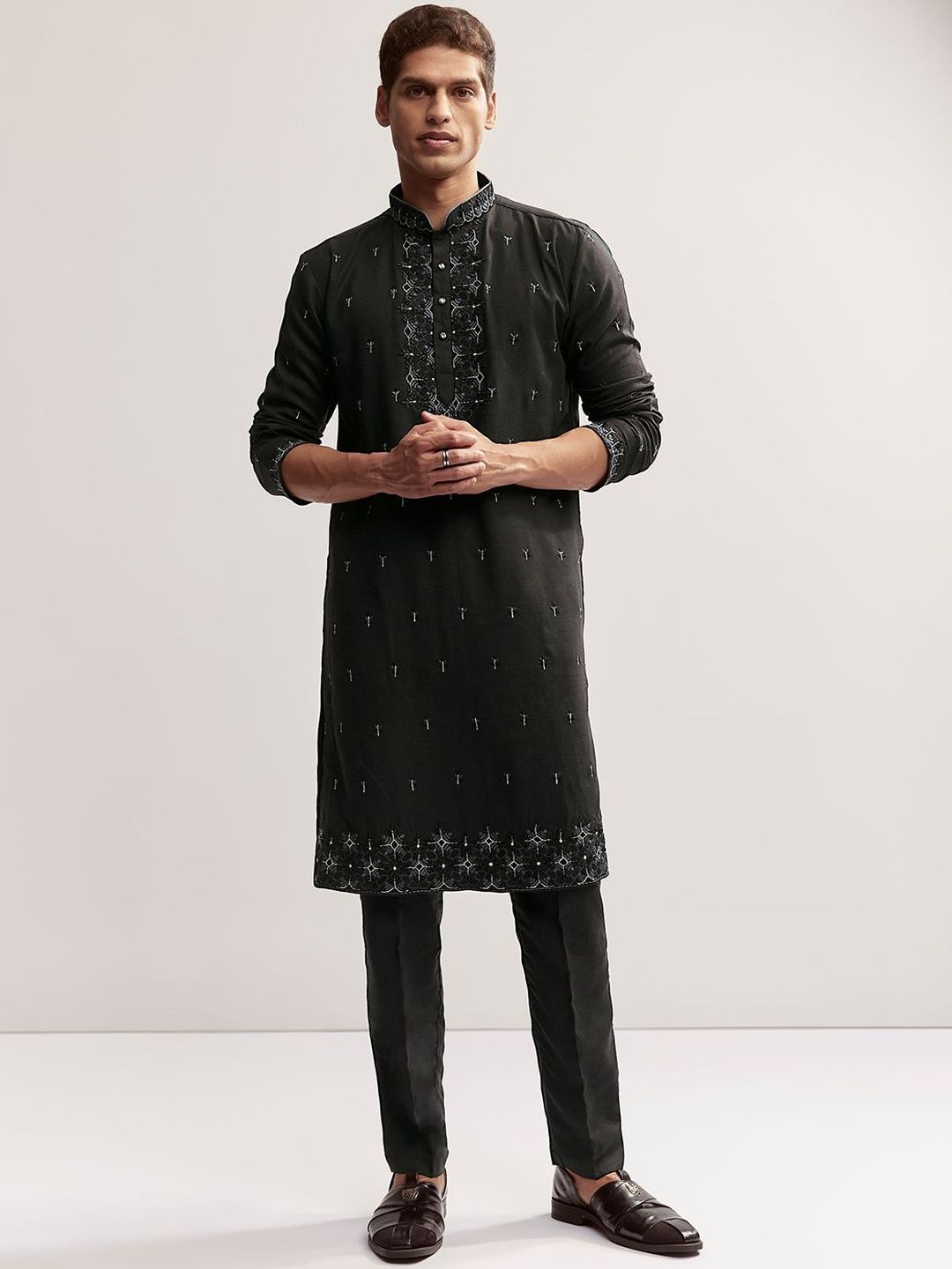 KALKI Fashion KALKI Fashion Floral Embroidered Thread Work Linen Straight Kurta With Trouser