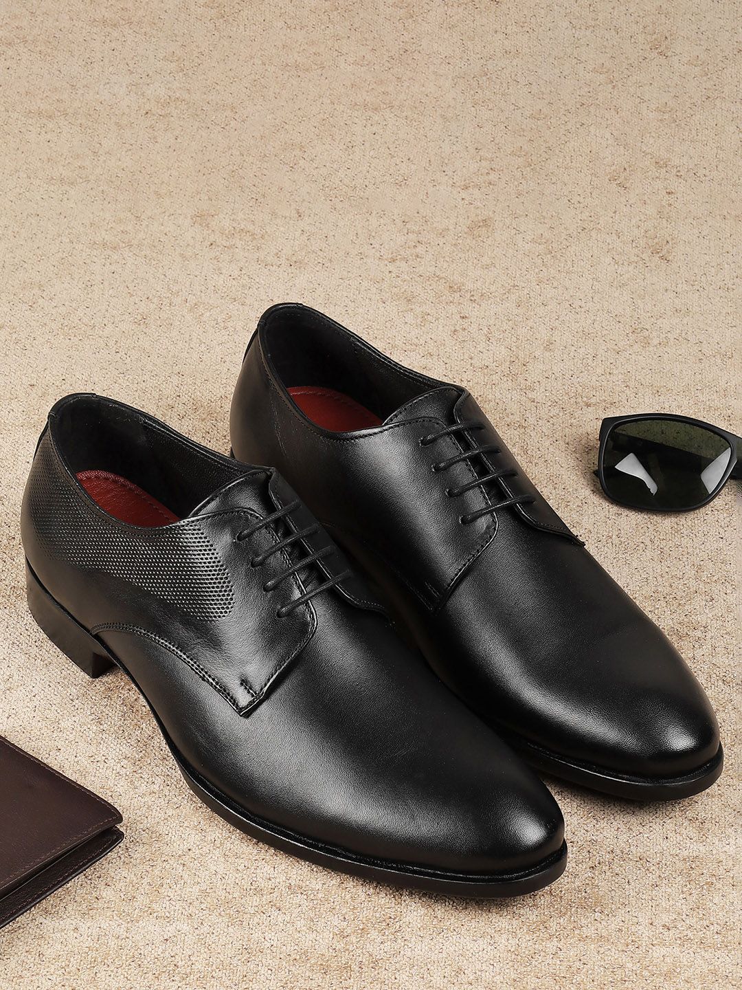 Metro Men Textured Leather Formal Derbys