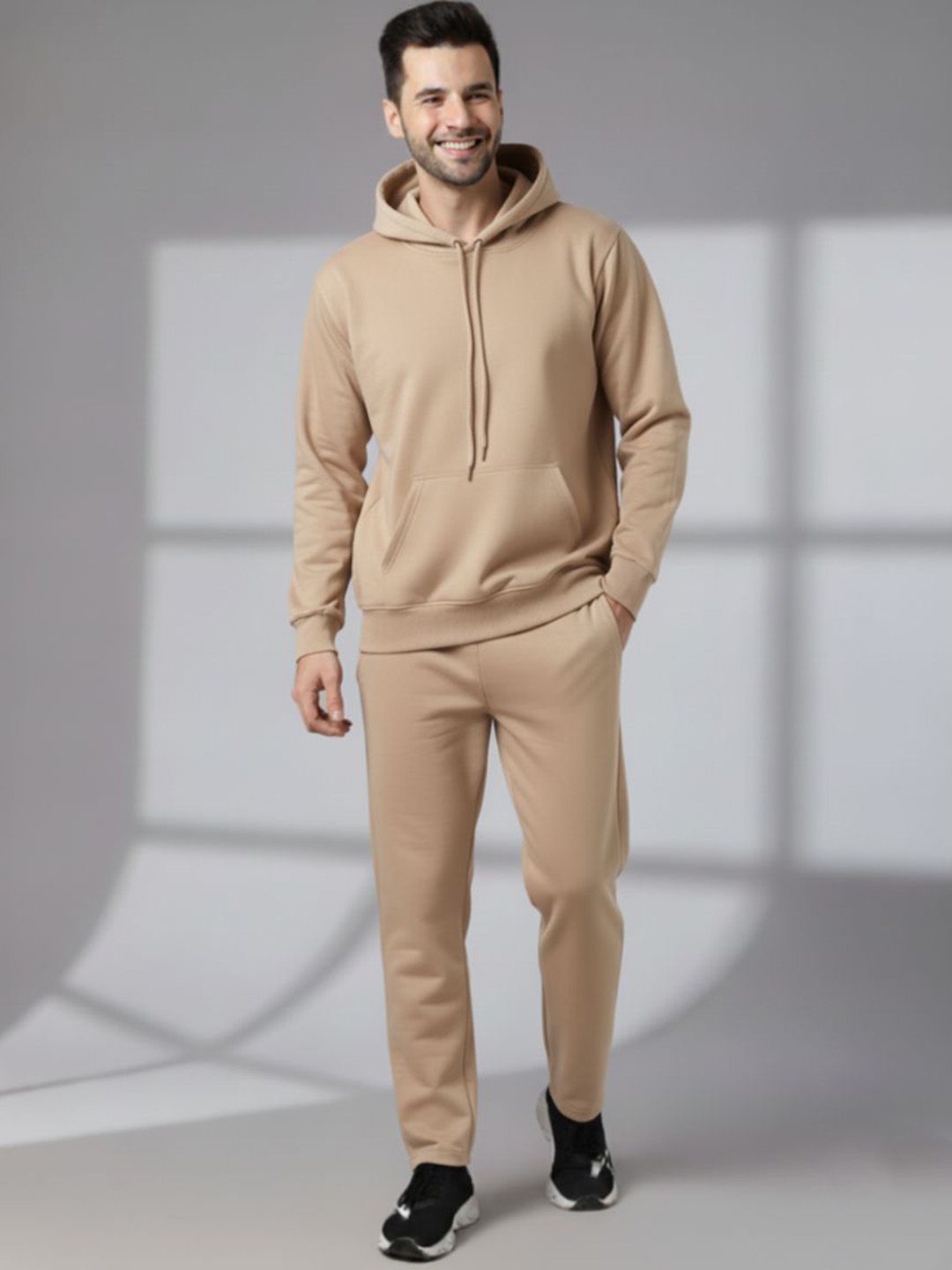 MACK JONNEY Hooded Long Sleeves Sweatshirt With Trackpant