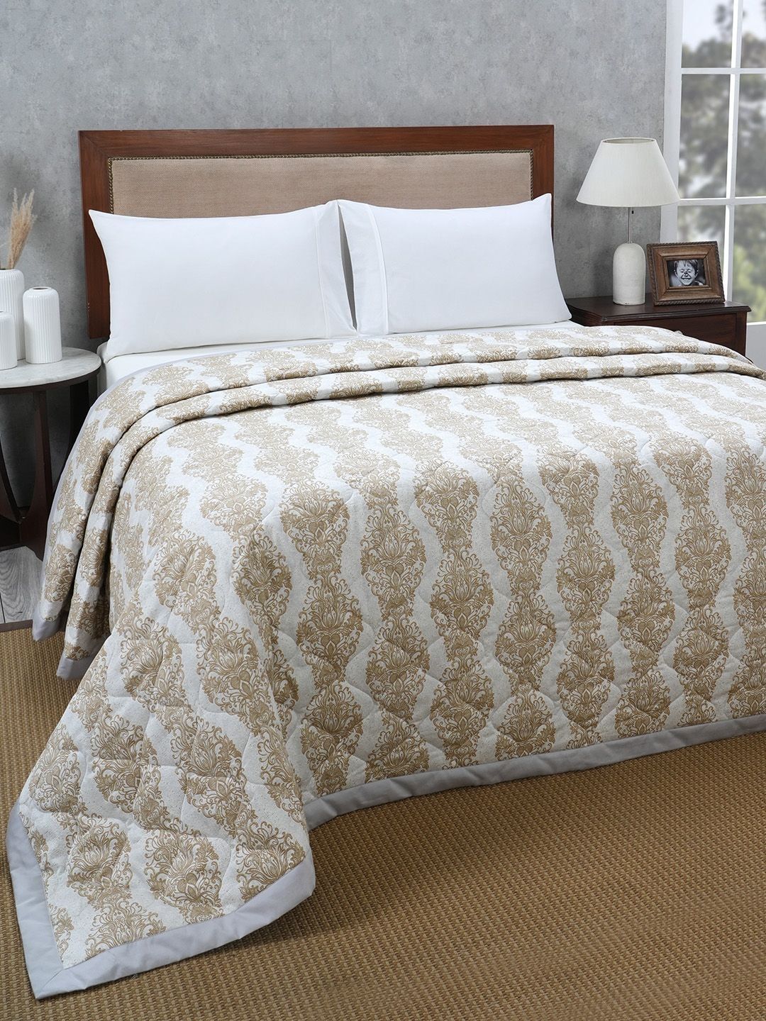 MASPAR MASPAR Beige & White Abstract Printed 100 GSM Pure Cotton Double Bed Quilt