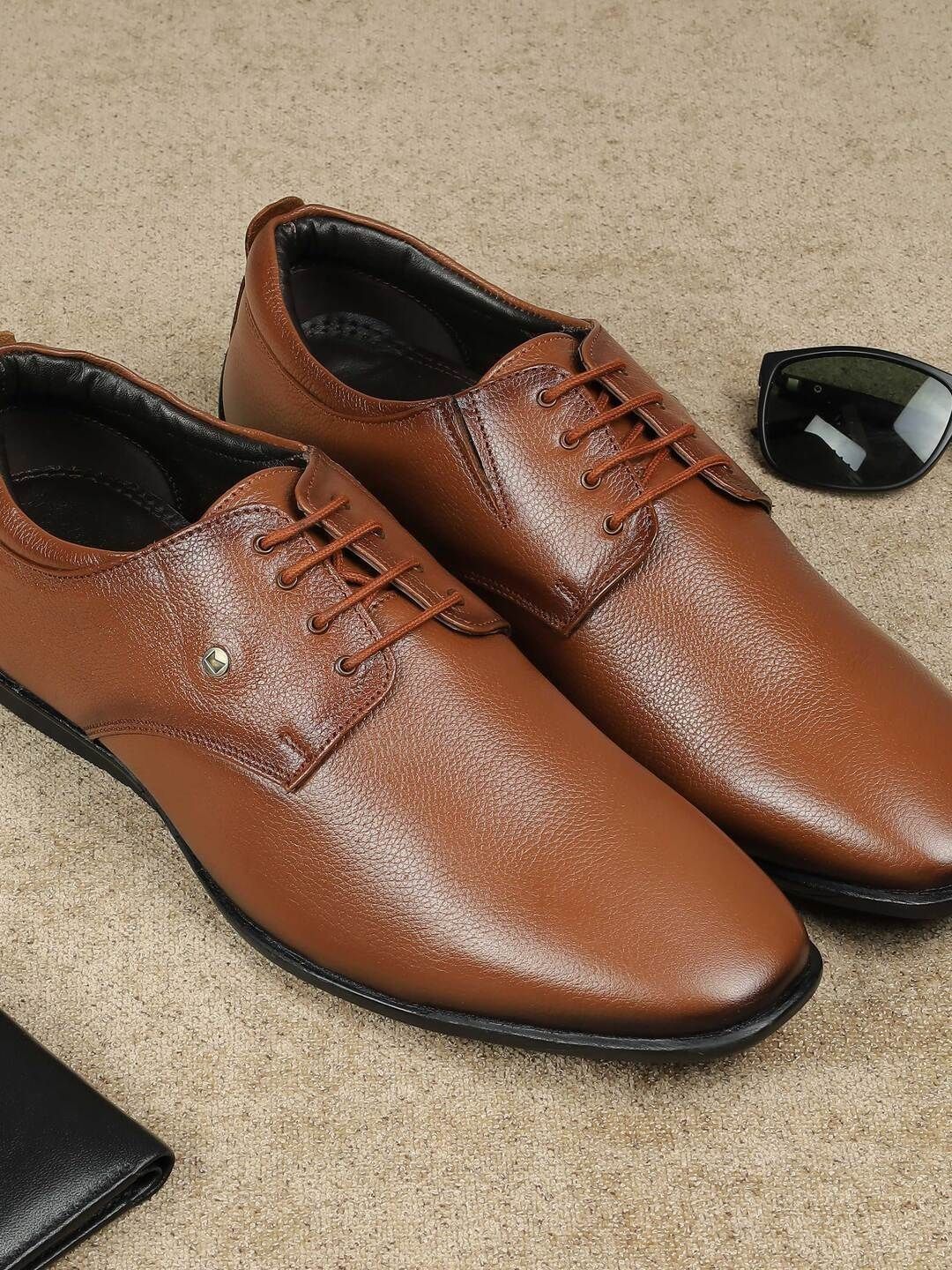 Metro Men Textured Leather Formal Derbys
