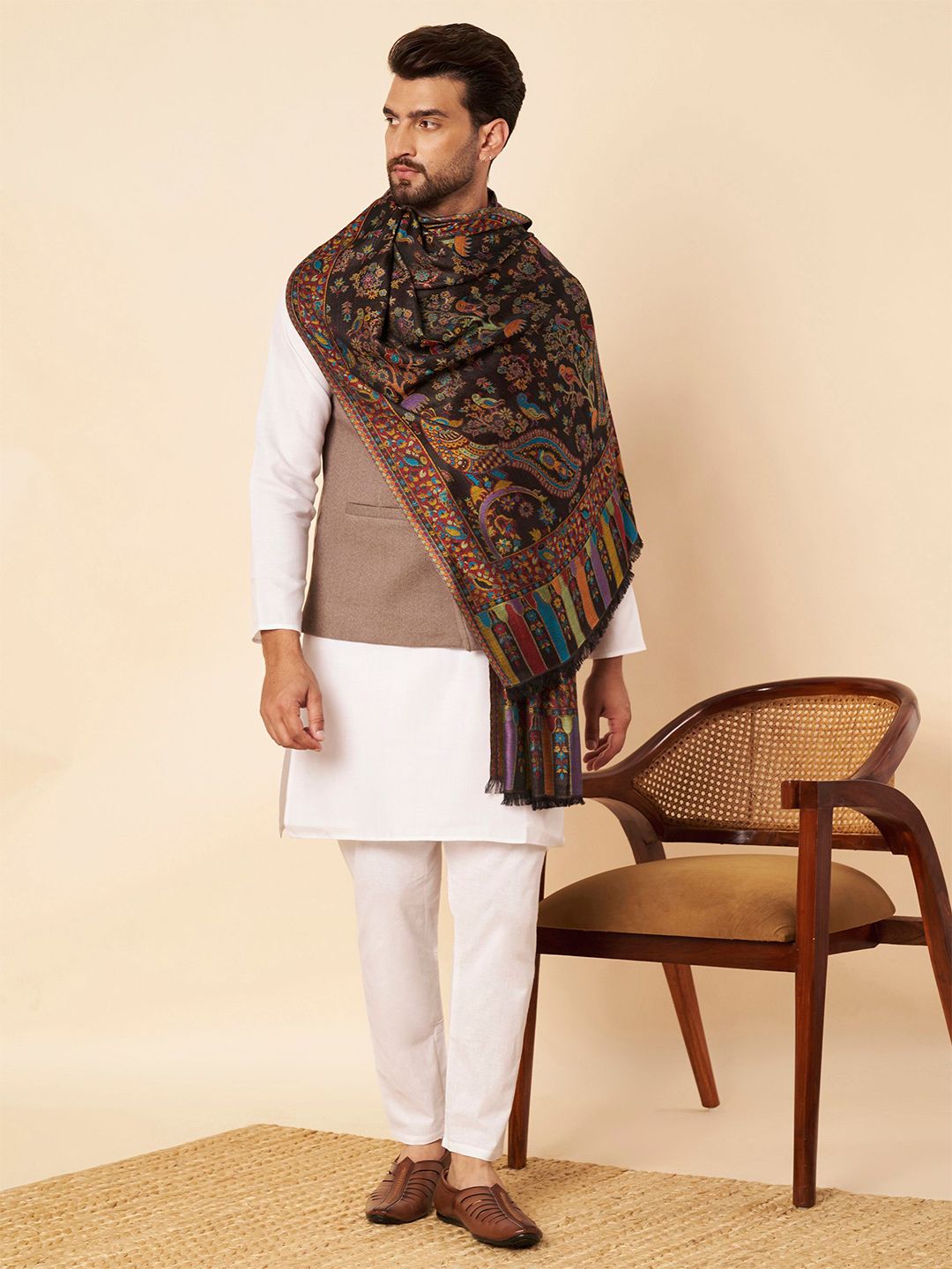 Zamour Men Embroidered Stole