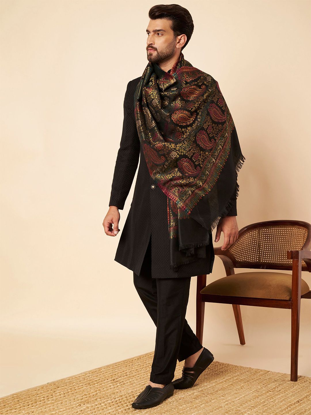 Zamour Men Embroidered Stole