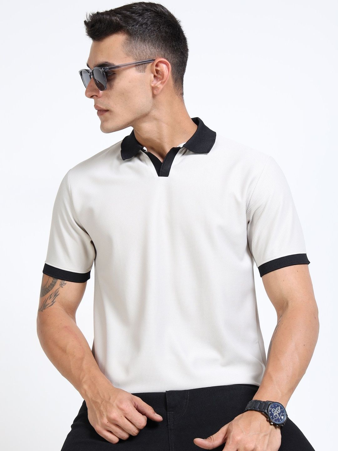 THE BEETEL HOUSE Men Textured Polo Collar Slim Fit T-shirt
