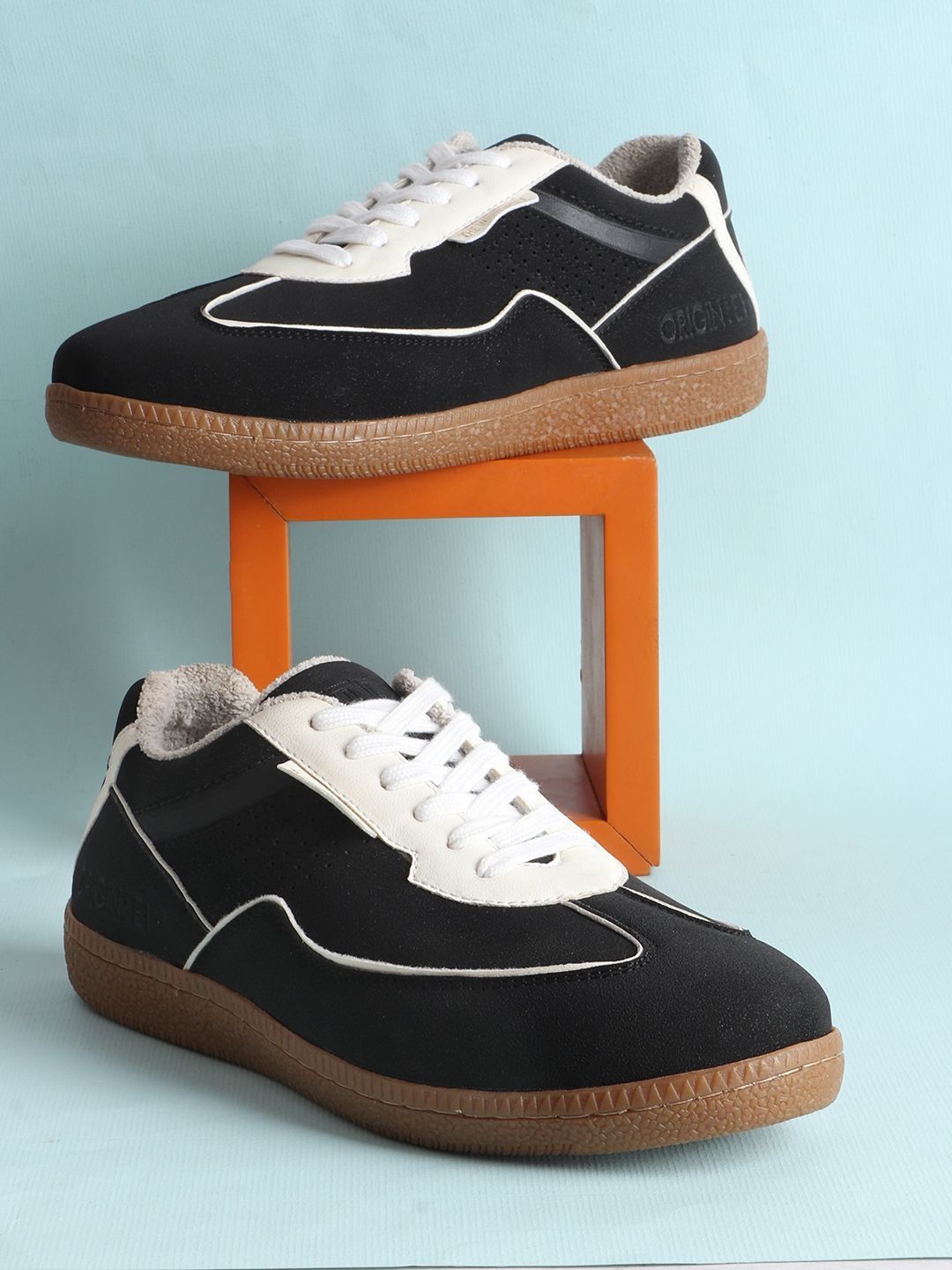 THE WHITE POLE Women Colourblocked Round Toe Lightweight Memory Foam Lace Ups Sneakers deal from myntra THE WHITE POLE Women Colourblocked Round Toe Lightweight Memory Foam Lace Ups Sneakers deal from myntra
