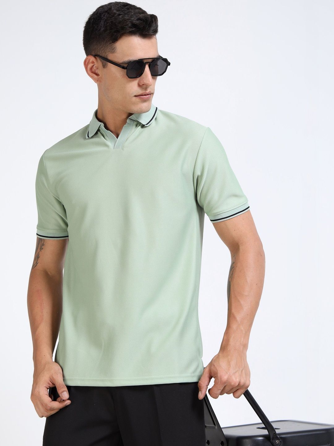 THE BEETEL HOUSE Men Textured Polo Collar Regular Fit T-shirt