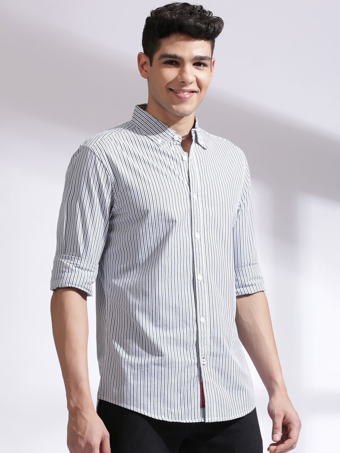 INVICTUS Men Standard Slim Fit Striped Button-Down Collar Full Sleeve Cotton Shirt