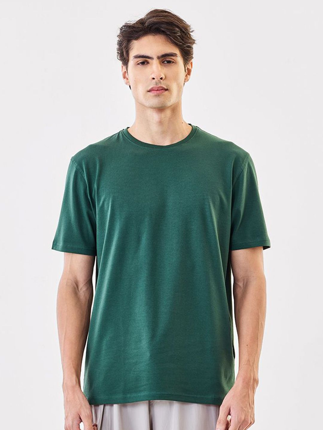 Snitch Men Solid Round Neck Pure Cotton T-shirt