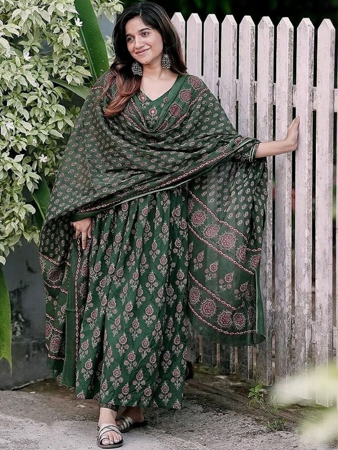 MANI EXPORTS Women Ethnic Motifs Printed V-Neck Anarkali Kurta with Trousers & Dupatta