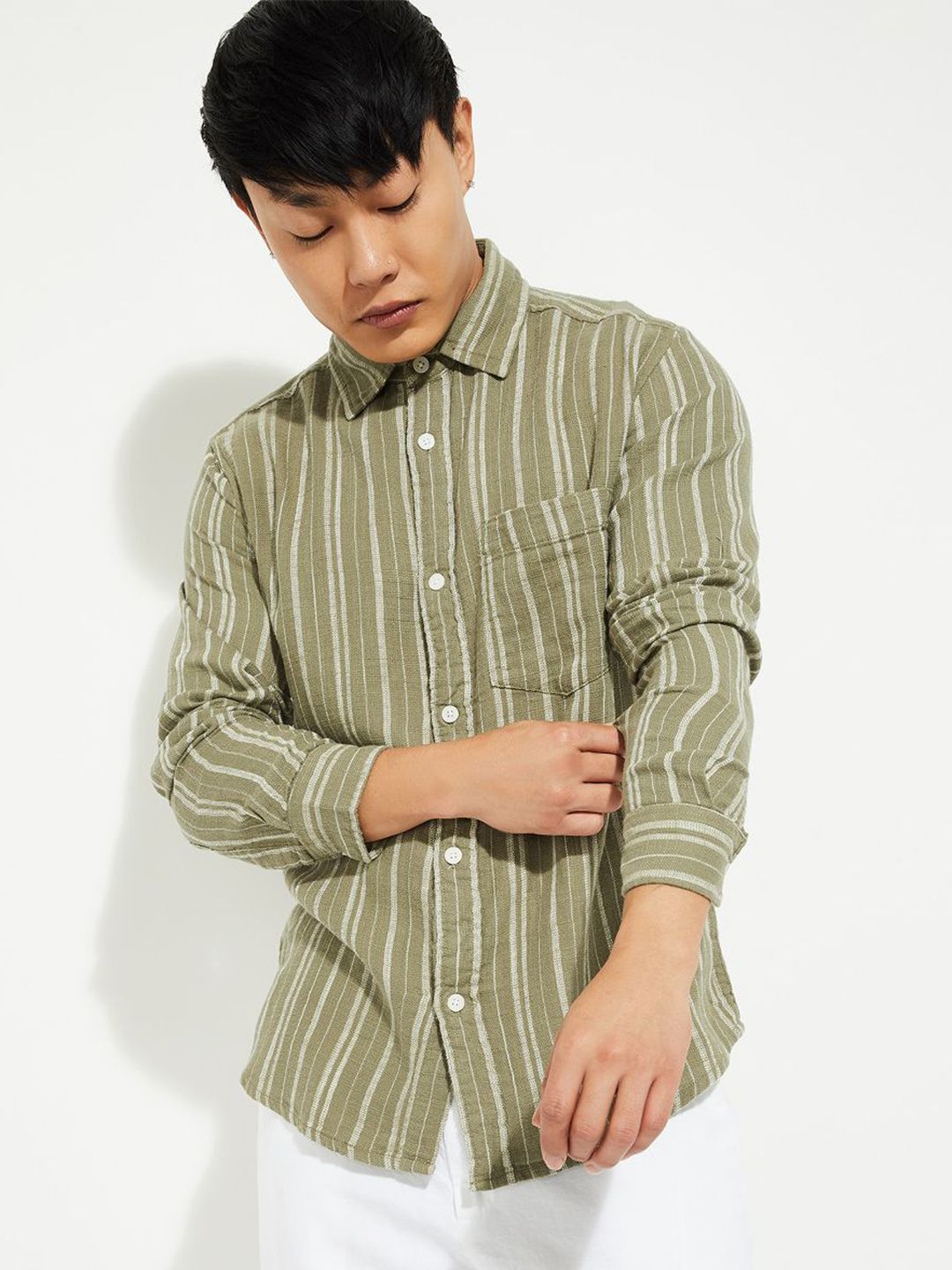 max Men Vertical Striped Spread Collar Pure Cotton Casual Shirt