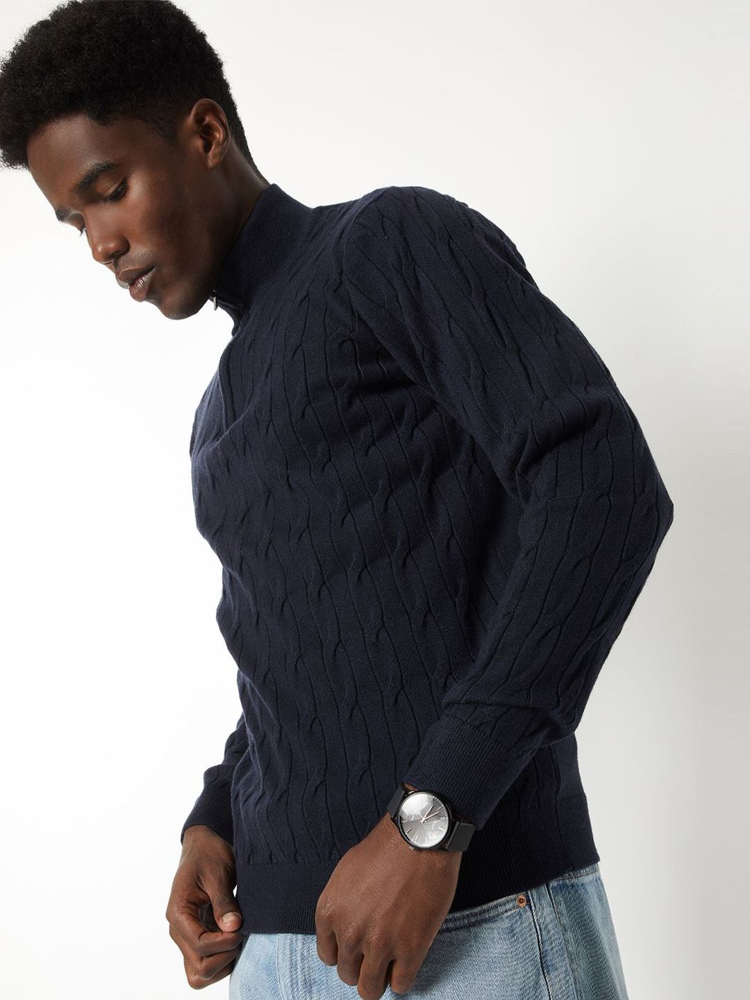 max Men Solid Cable Knit Long Sleeves Pullover