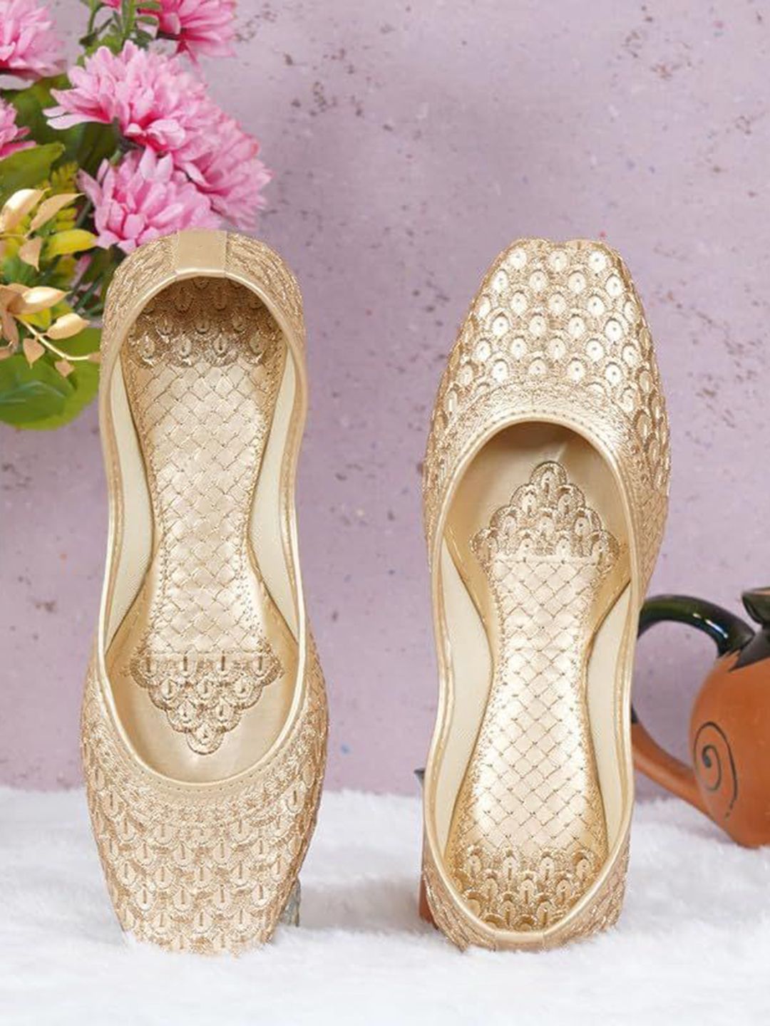 DFR Girls Woven Design Mojaris Flats