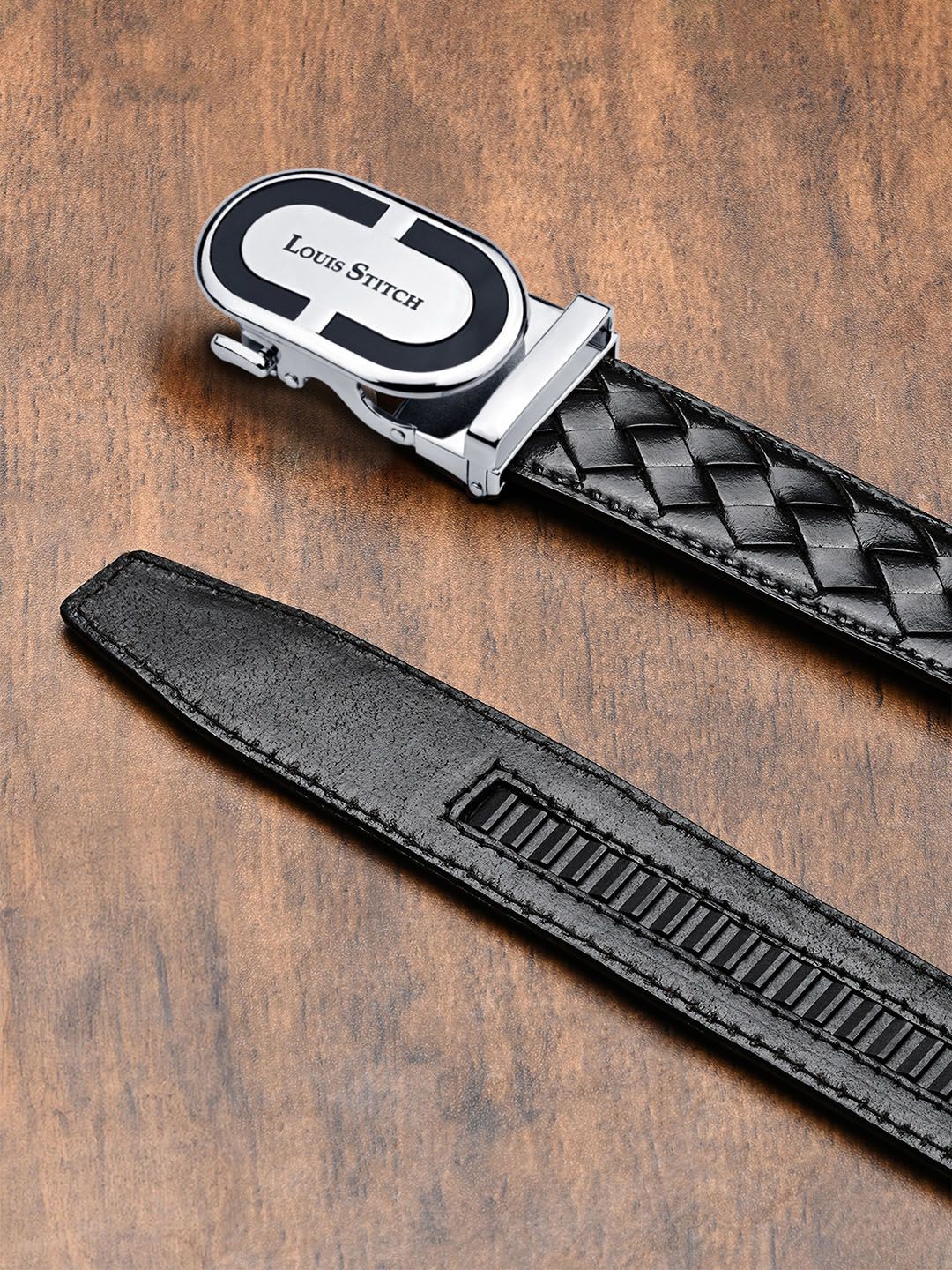 LOUIS STITCH Men Textured Leather Belt With Slider Buckle Closure