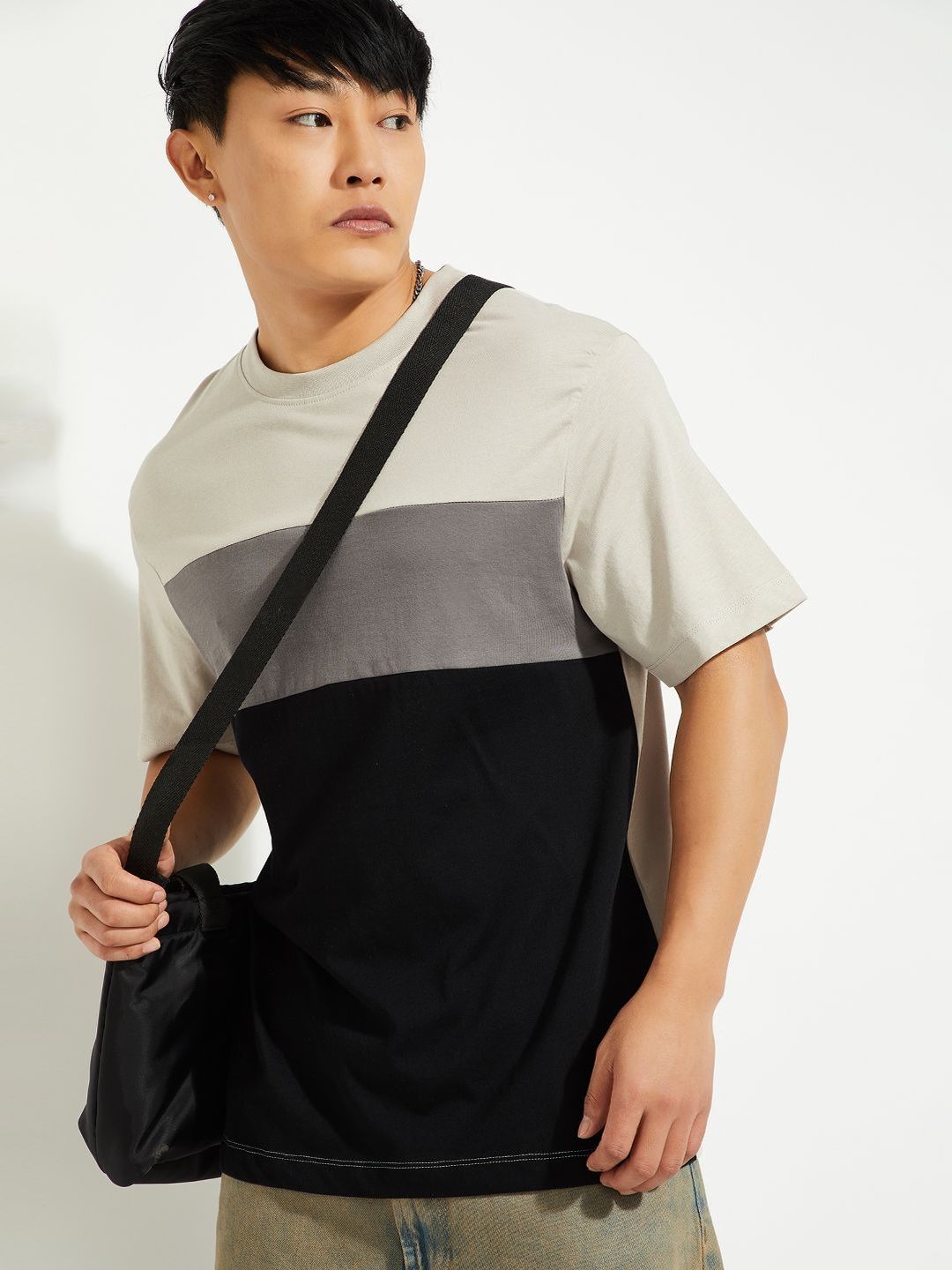 max Men Colourblocked Regular Fit Round Neck T-shirt