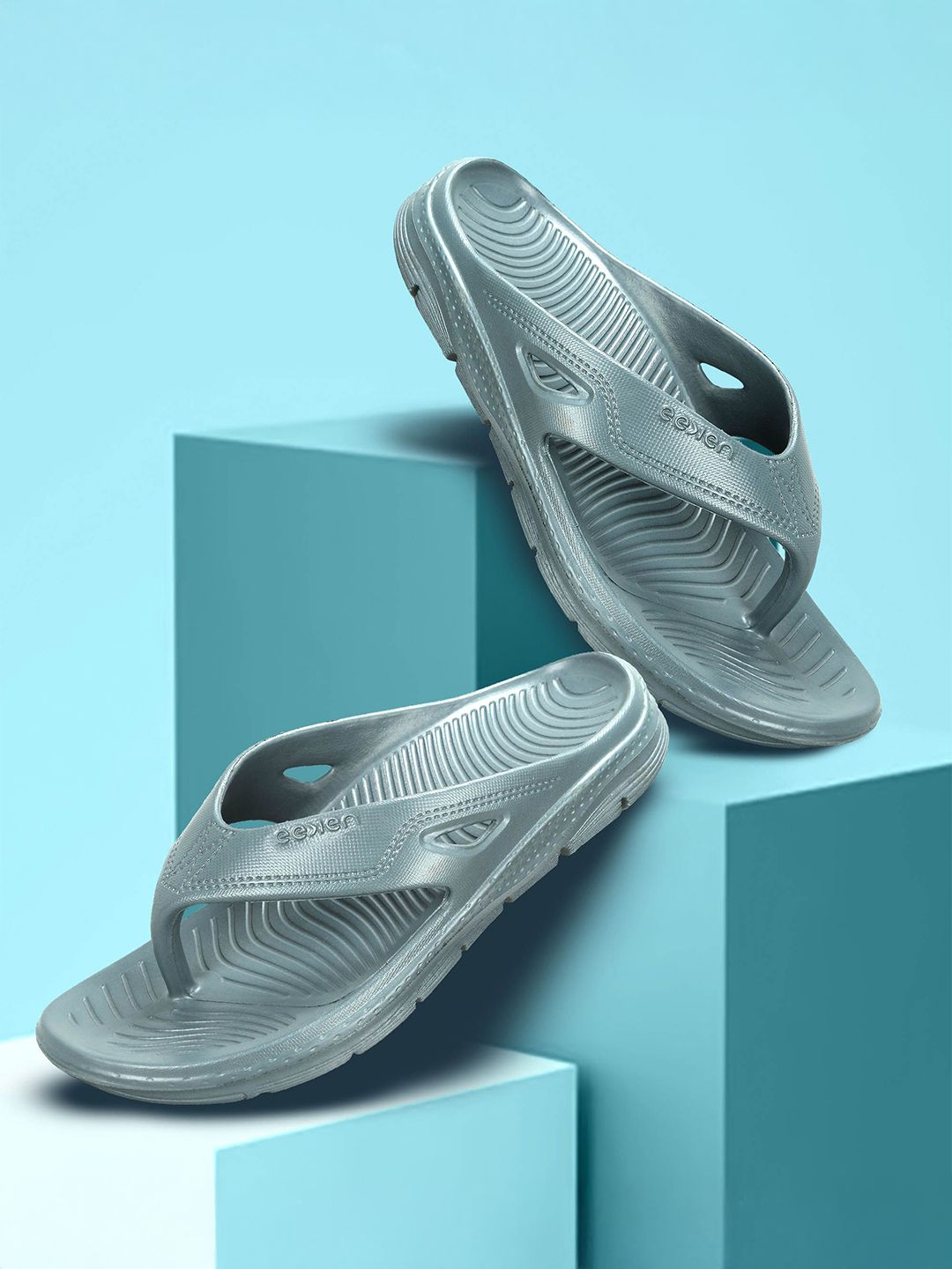 Paragon Eeken Men Solid Thong Eva Flip-Flops