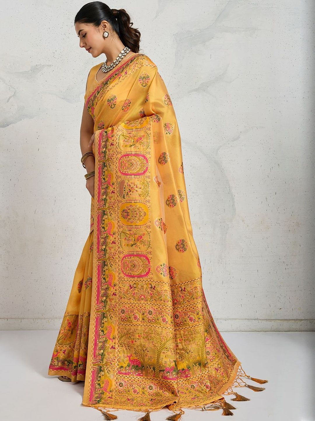 Mitera Tanchoi Woven Banarasi Saree With Handmade Tassels With Unstithced Blouse Piece