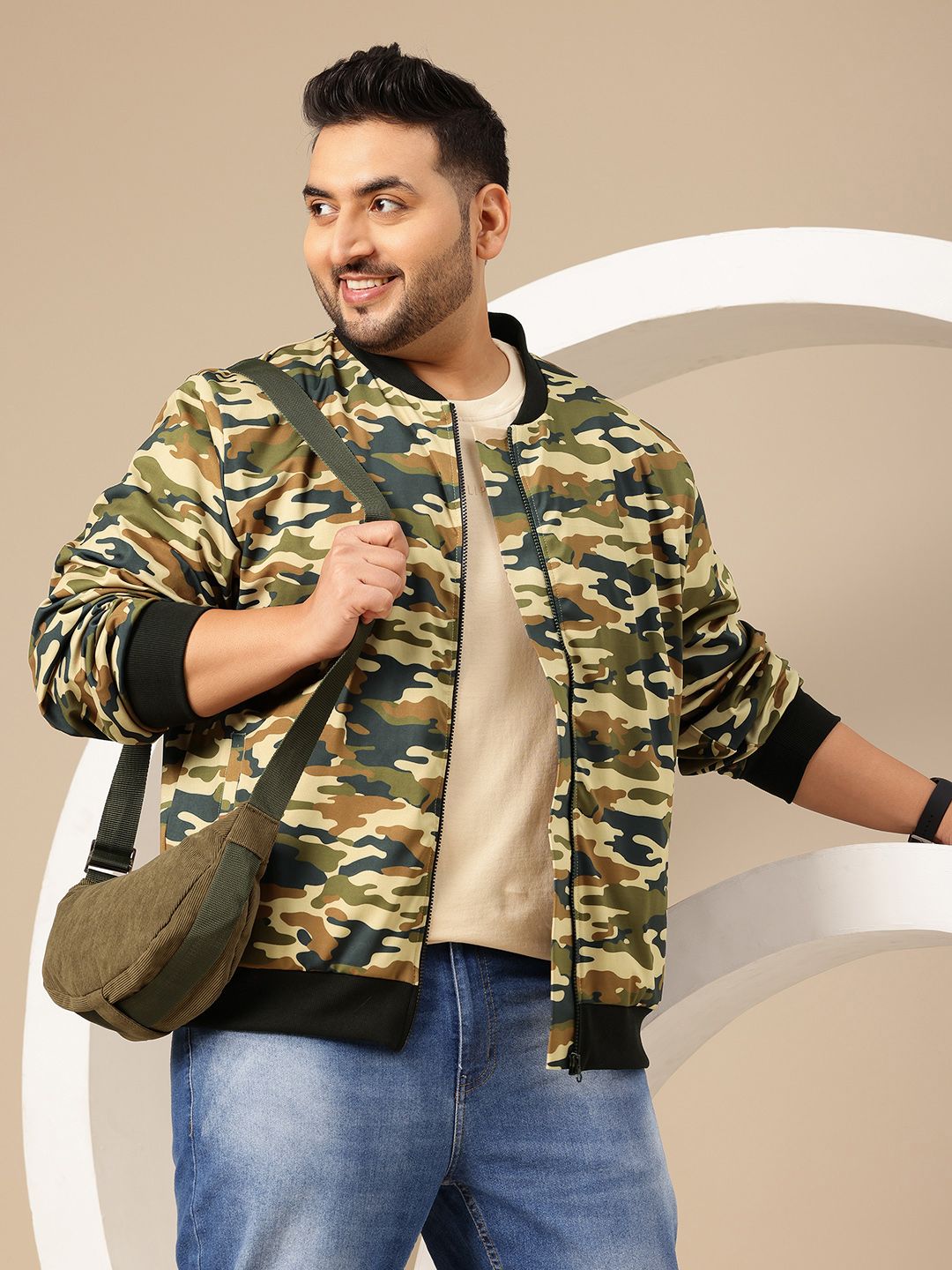 Sztori Plus Size Camouflage Print Stand Collar Bomber Jacket