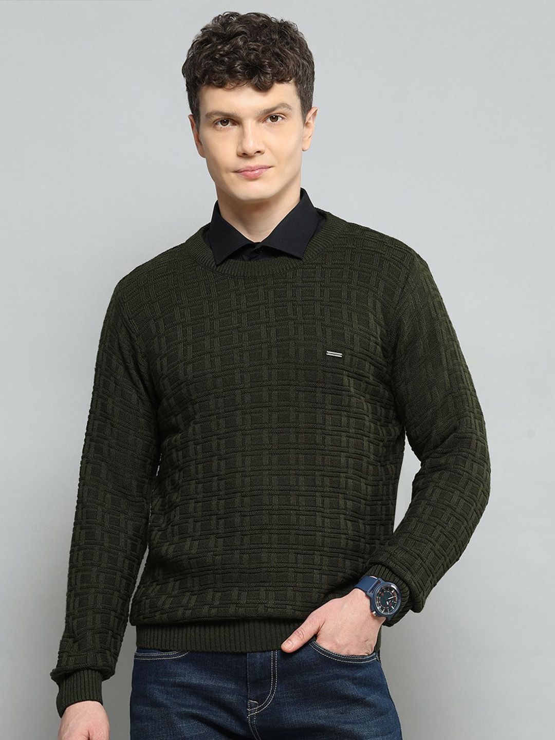 Cloak & Decker Men Round Neck Woollen Pullover