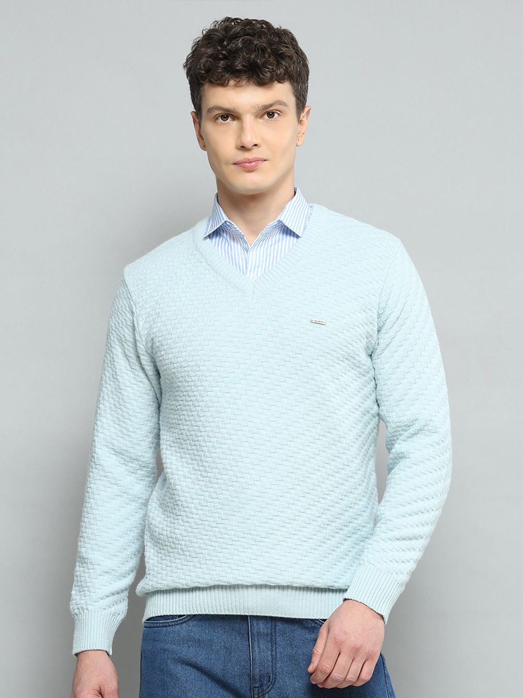 Cloak & Decker Men Striped V-neck Woollen Pullover Sweaters