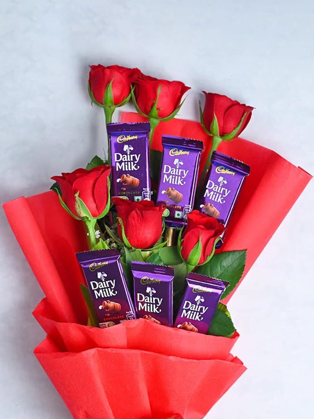 Buy Floweraura Set Of 6Pcs Fresh Roses With 6Pcs Chocolates