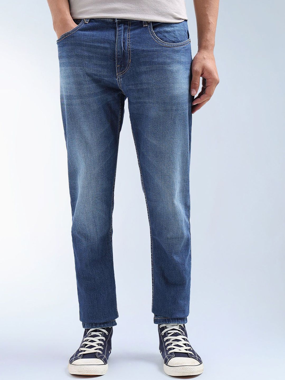 Flying Machine Men Tapered Fit Mid-Rise Whiskered Light Fade Stretchable Jeans