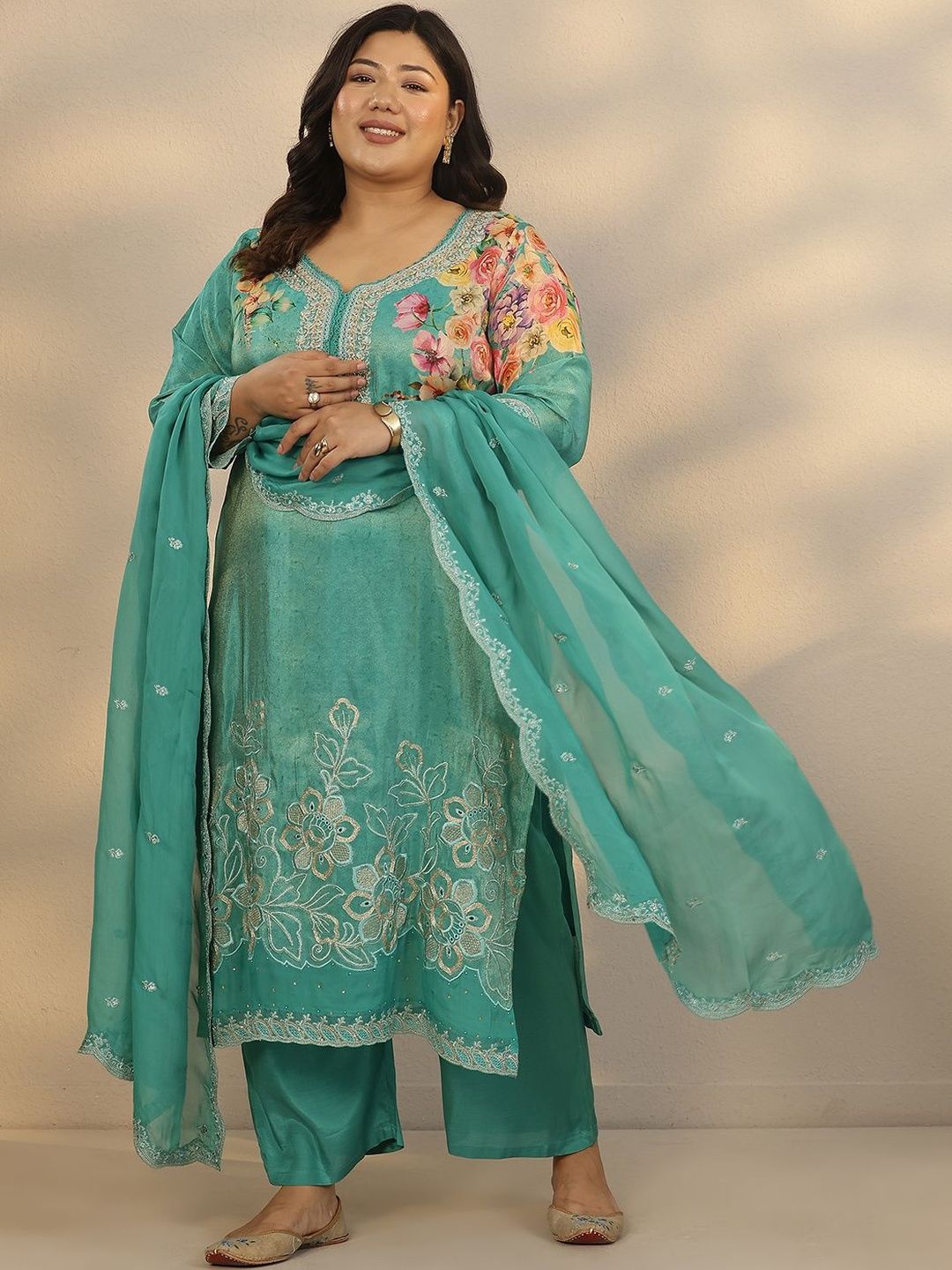 EXTRA LOVE BY LIBAS Women Plus Size Floral Printed Kurta with Trousers & Dupatta