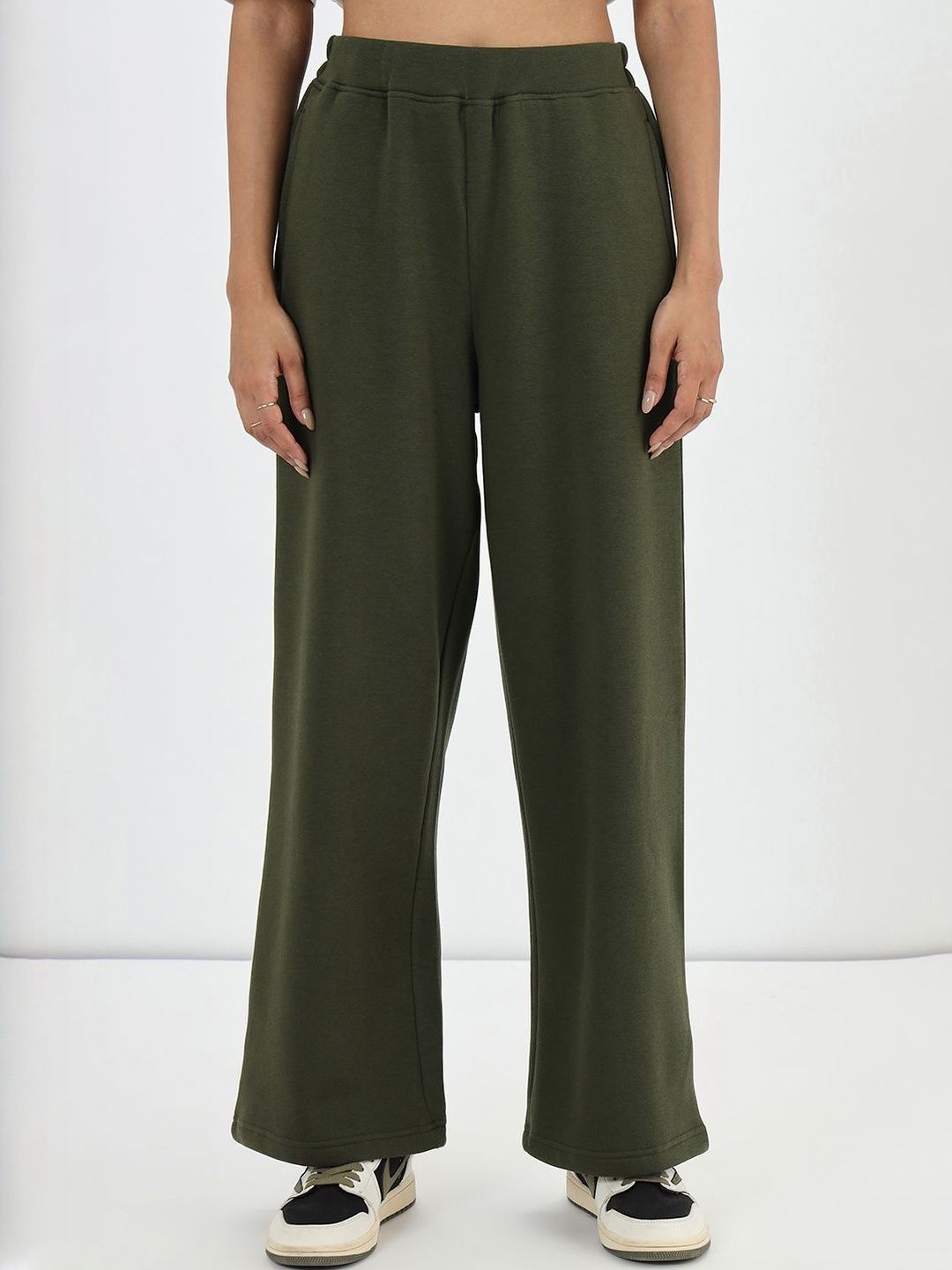 FEMMELLA Women Straight Fit Mid-Rise Trousers