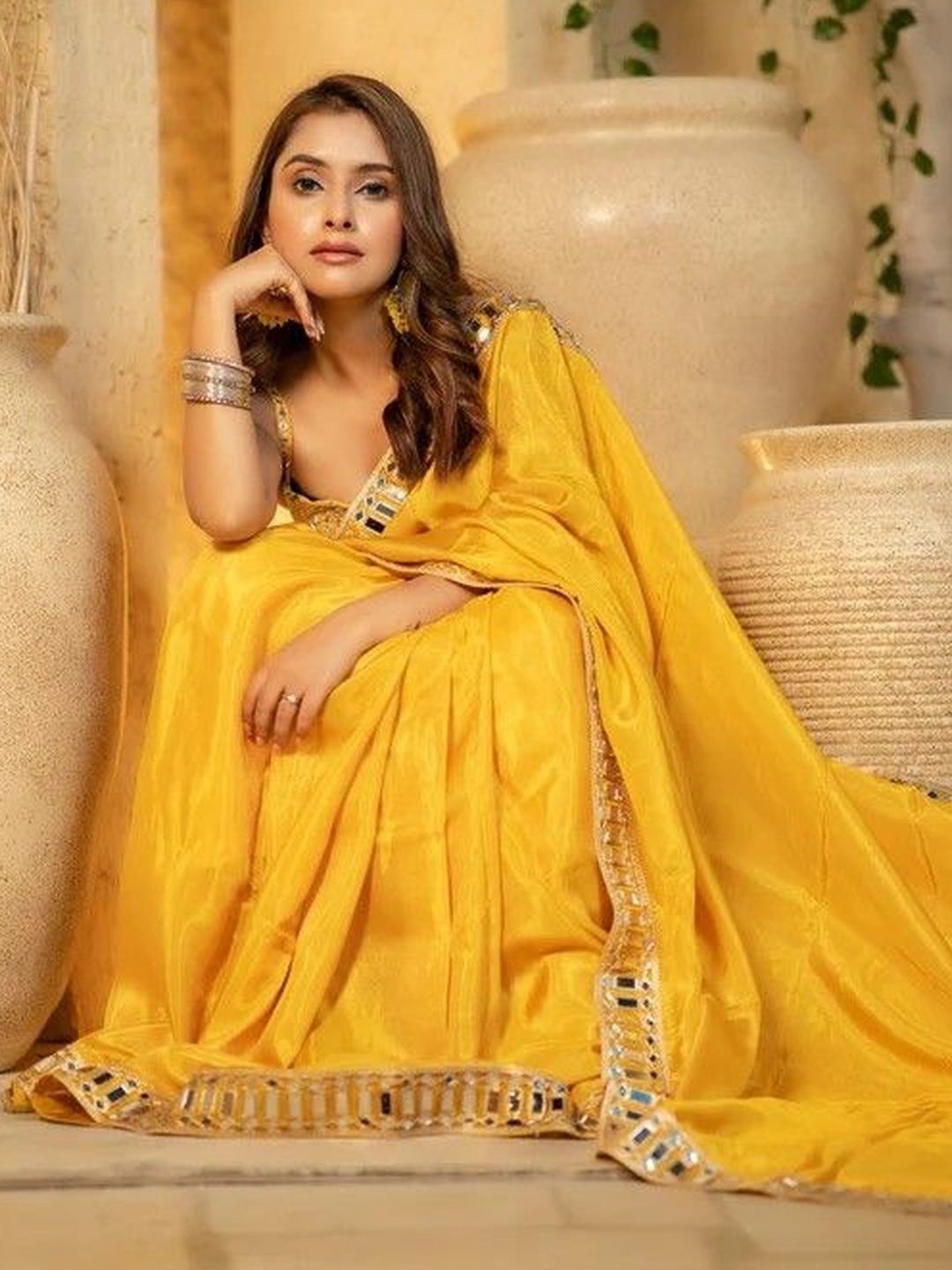Avirat Designer Studio Avirat Designer Studio Embellished Mirror Work Silk Blend Heavy Work Banarasi Saree