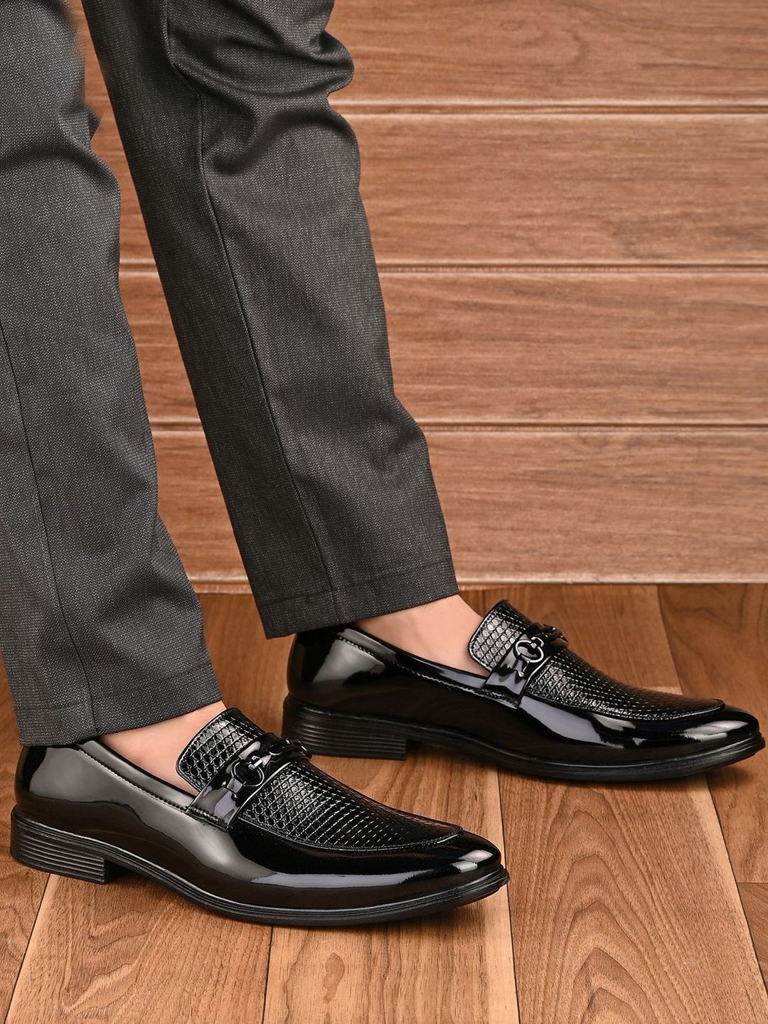 HERE&NOW Men Textured Formal Shoes