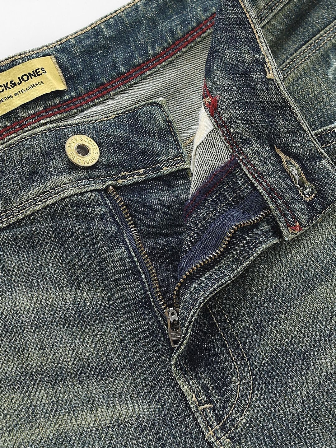 Regular Fit Low-Rise Mildly Distressed Heavy Fade Stretchable Jeans