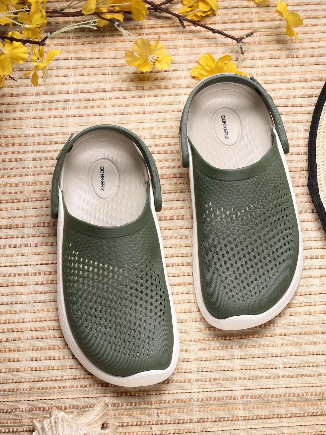 Bonkerz Men Self Design Clogs
