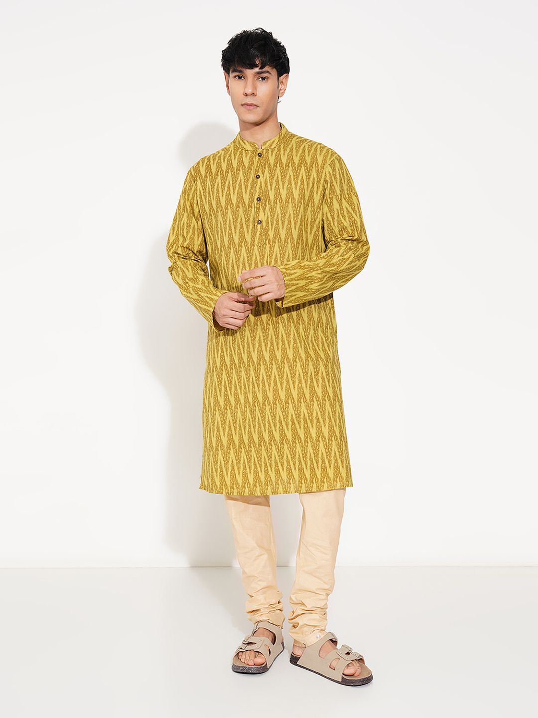 indus route by Pantaloons Geometric Printed Mandarin Collar Thread Work Pure Cotton Kurta