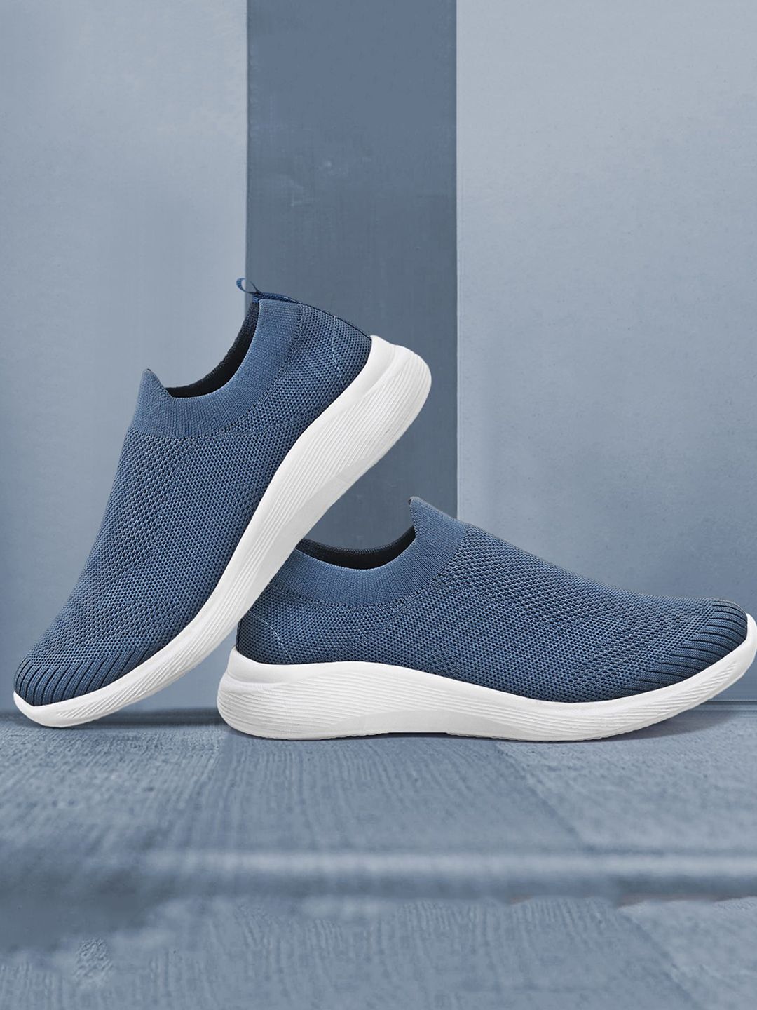 Elevarse Men Slip-On Non-Marking Running  Shoes