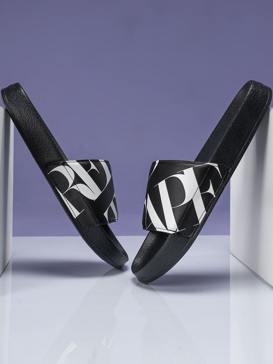 Red Tape Men Printed Rubber Sliders