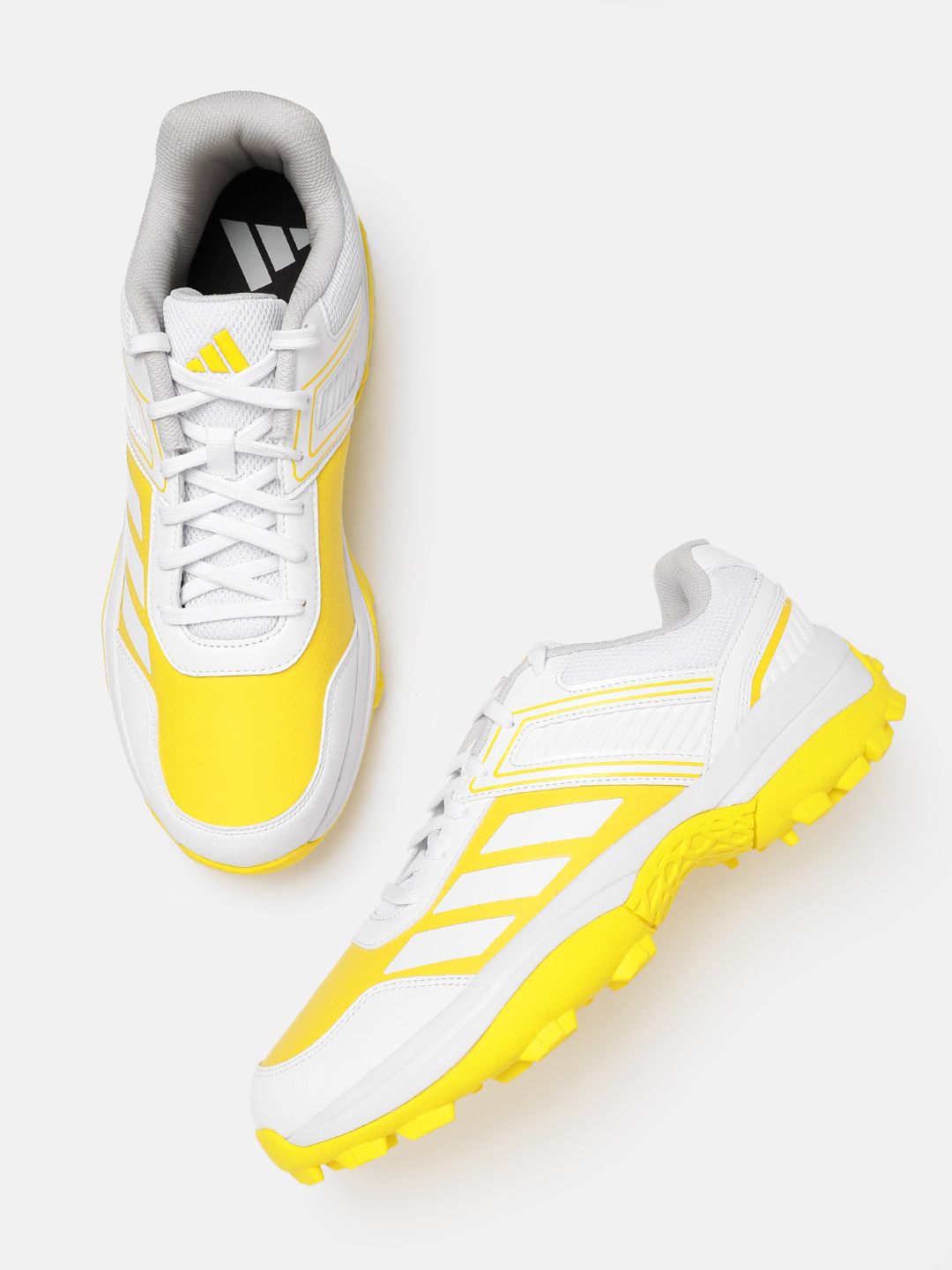 ADIDAS Men Cri Yard Cricket Shoes