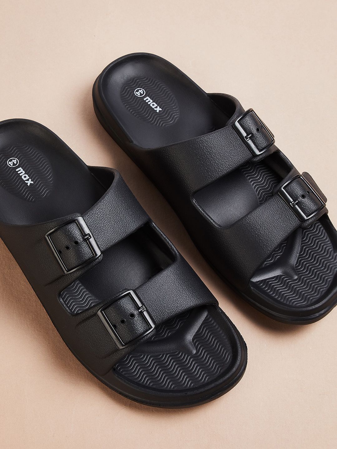 max Men Buckle Detailed Sliders
