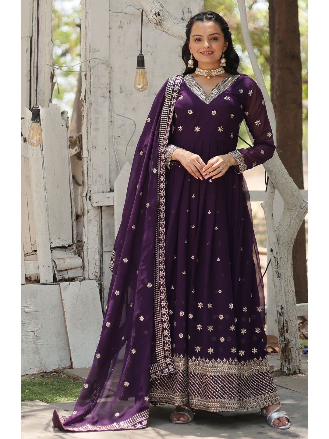 GLOSIA DESIGN Women Thread Work Kurta