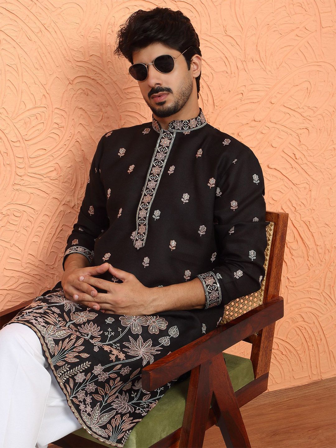 KRAFT INDIA LUXE Men Floral Embroidered Band Collar Kurta