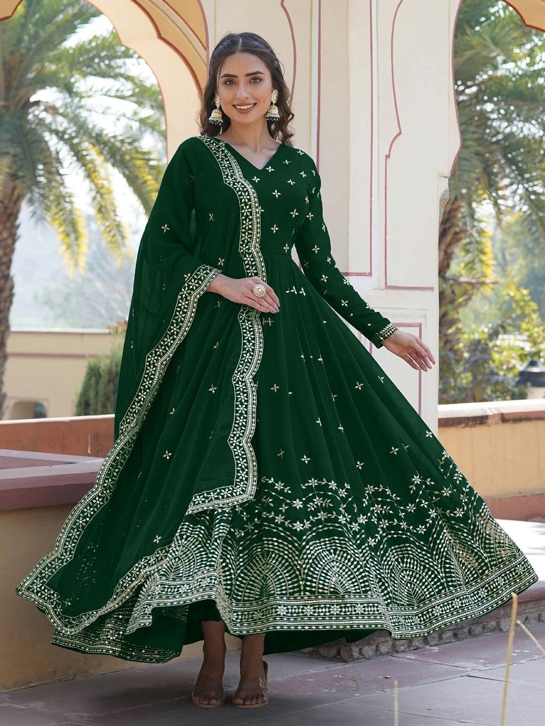 GLOSIA DESIGN Floral Embroidered Thread Work V-Neck Anarkali Kurta